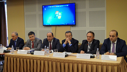 ЕЭК Министрлері Ереванда өткізілген арнайы дөңгелек үстелге қатысты