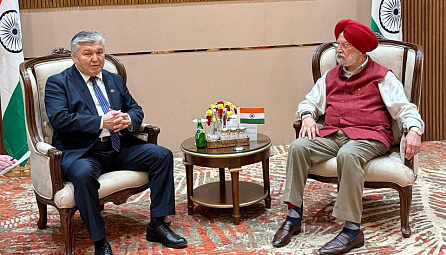 Արզիբեկ Կոժոշևը աշխատանքային հանդիպում է ունեցել Հնդկաստանի նավթի և բնական գազի նախարար Հարդիպ Սինգհ Պուրիի հետ