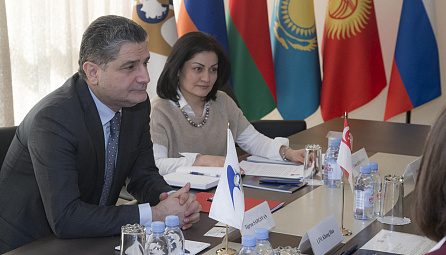 Meeting of the Chairman of the EEC with the Ambassador of Singapore to the RF Lim Kheng Hua 