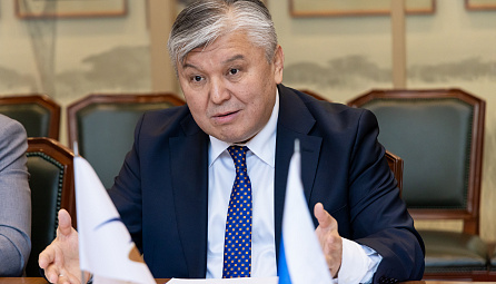 Арзыбек Кожошев провел рабочую встречу с министром энергетики Российской Федерации Сергеем Цивилёвым